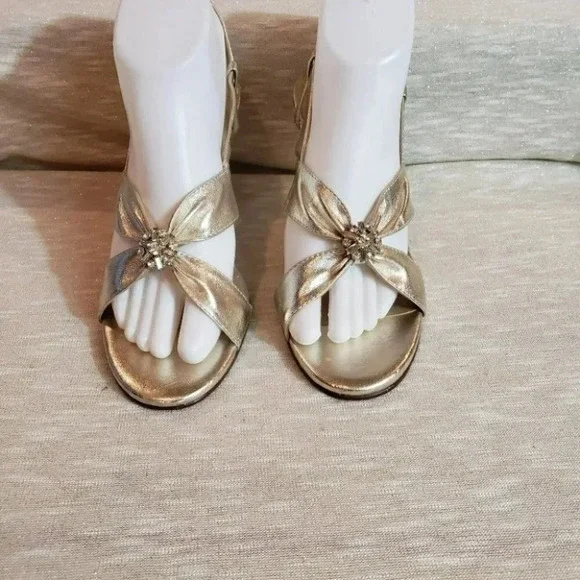 Saugus special occasion gold w/ rhinestones heels - Picture 5 of 8